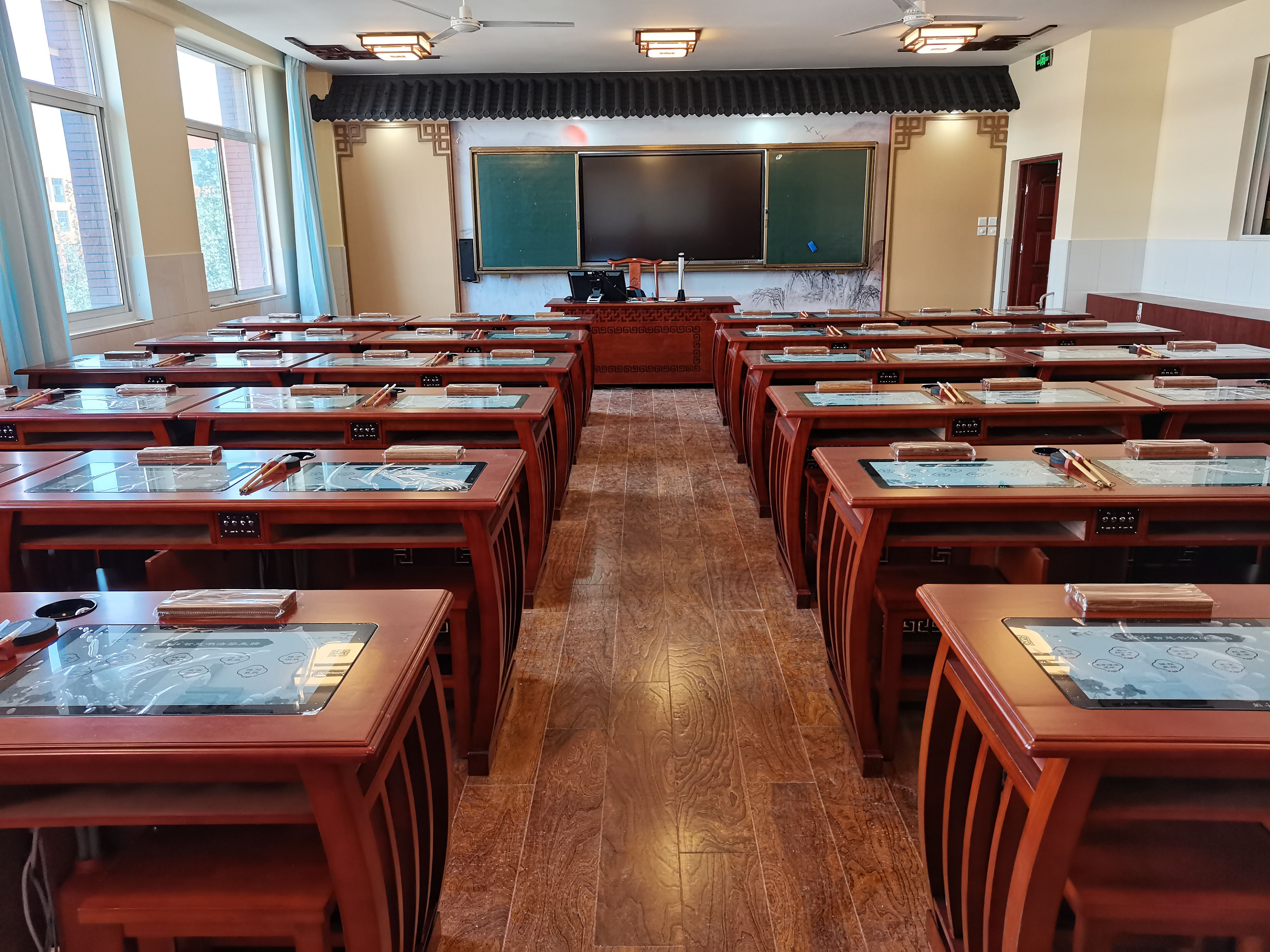 山东启华教育科技有限公司翰和智慧书法课堂效果图1