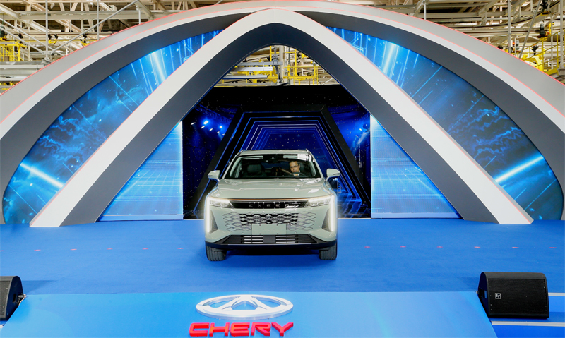 2-奇瑞青岛超等工厂首台整车下线